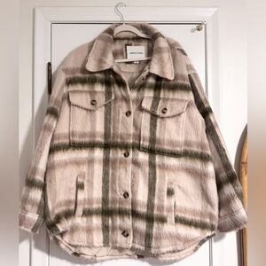 American Eagle Outfitters Plaid Teddy Jacket in Cream and Green - XL